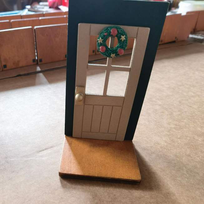 Adornos de puerta de Navidad de venta caliente adornos accesorios de tiro de micro escena de madera
